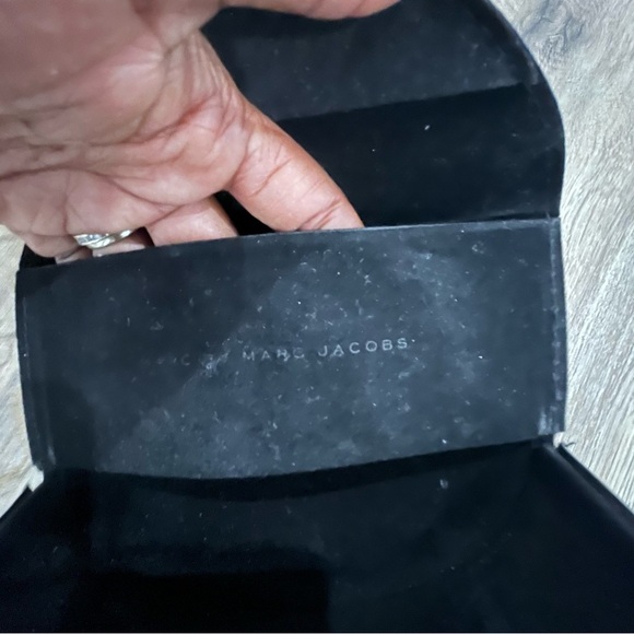 {preloved} Marc by Marc Jacobs Black Sunglasses Case - Picture 5 of 5